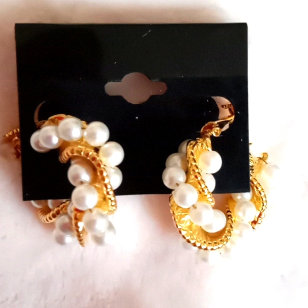 FAUX PEARL AND GOLD TONE METAL NON PIERCED HOOP EARRINGS